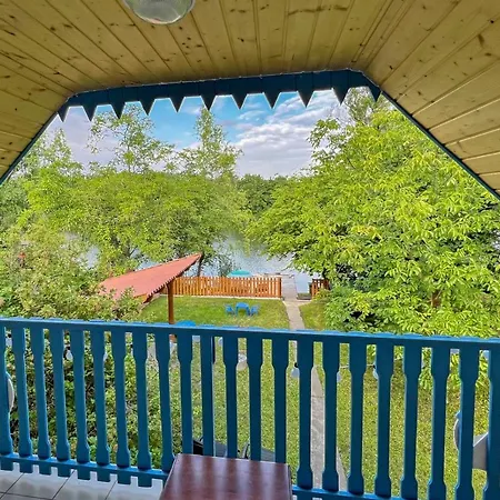 Дом отдыха Popeye Jakuzzis Nyaralohaz *