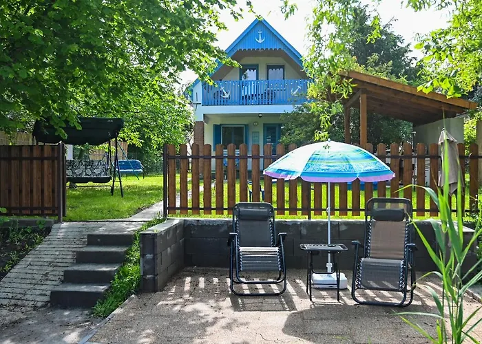 Popeye Jakuzzis Nyaralohaz Дом отдыха *