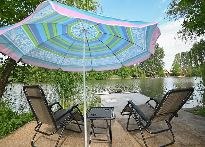 Popeye Jakuzzis Nyaralohaz Дом отдыха Бекессентандраш