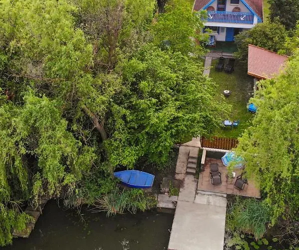 Popeye Jakuzzis Nyaralohaz Дом отдыха Бекессентандраш